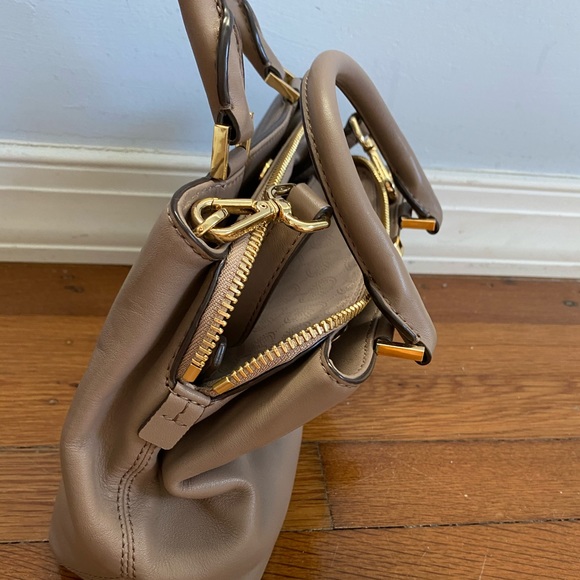 Micheal Kors purse - Picture 2 of 4